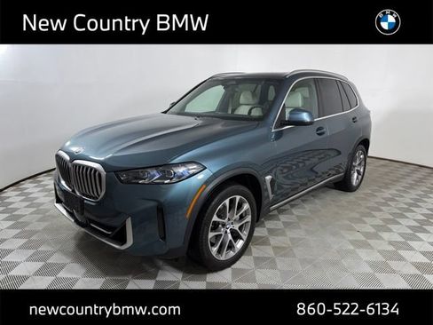 Used 2024 BMW X5 xDrive40i w/ Premium Package AWD/4WD image 3