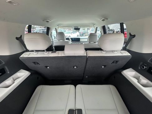 Used 2025 Hyundai Santa Fe SEL AWD/4WD image 14