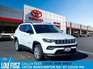 Used 2022 Jeep Compass Latitude w/ Sun and Sound Group image 1