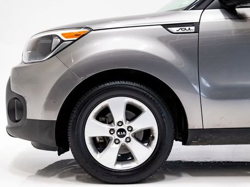 Used 2017 Kia Soul FWD image 25