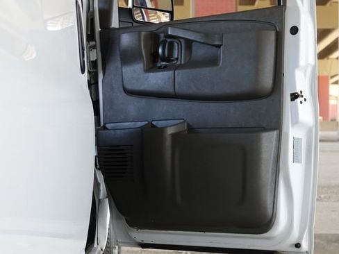 Used 2017 GMC Savana 2500 image 44