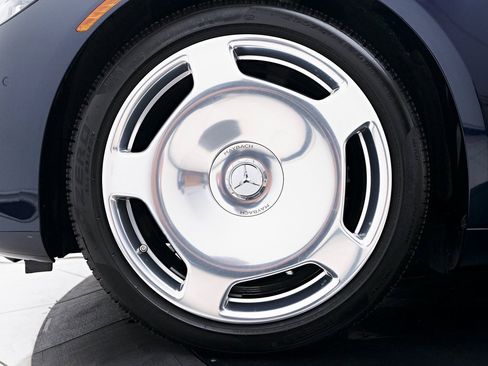 Used 2025 Mercedes-Benz Maybach S 580 4MATIC image 3