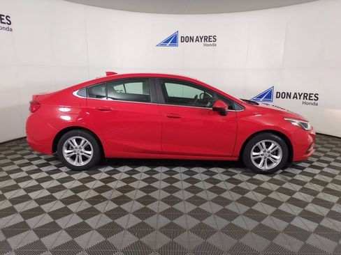 Used 2016 Chevrolet Cruze LT w/ Convenience Package FWD image 7
