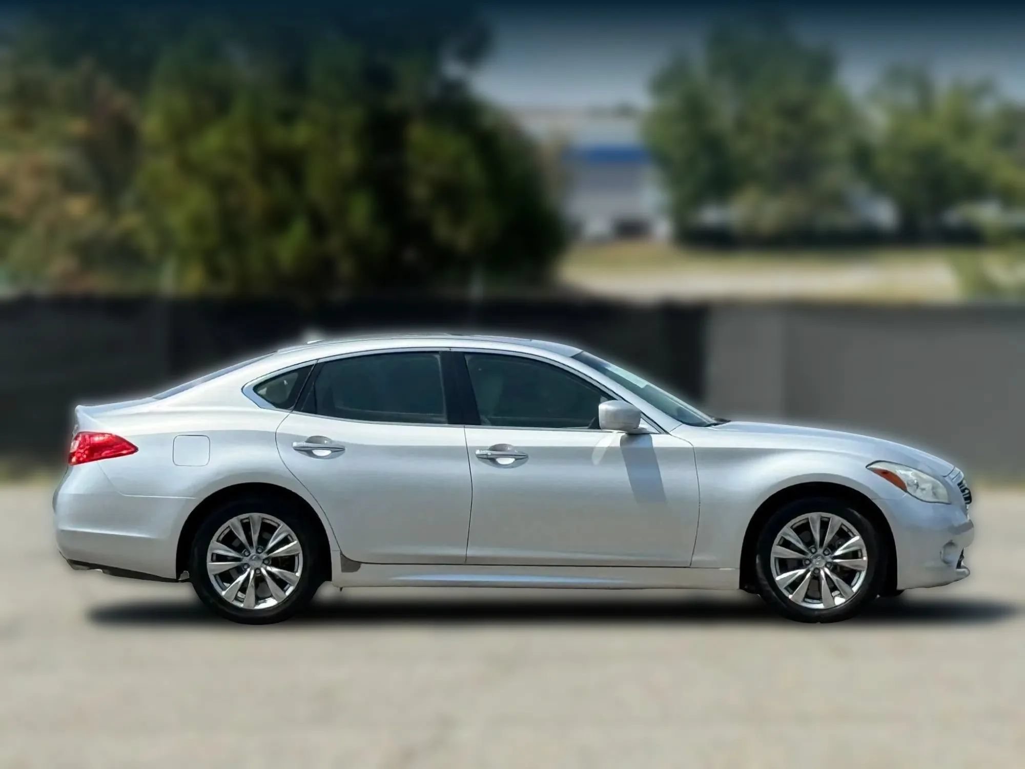 Used 2011 INFINITI M37 w/ Deluxe Touring Pkg RWD image 7