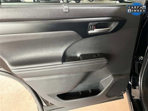 Used 2025 Toyota Highlander XSE image 17