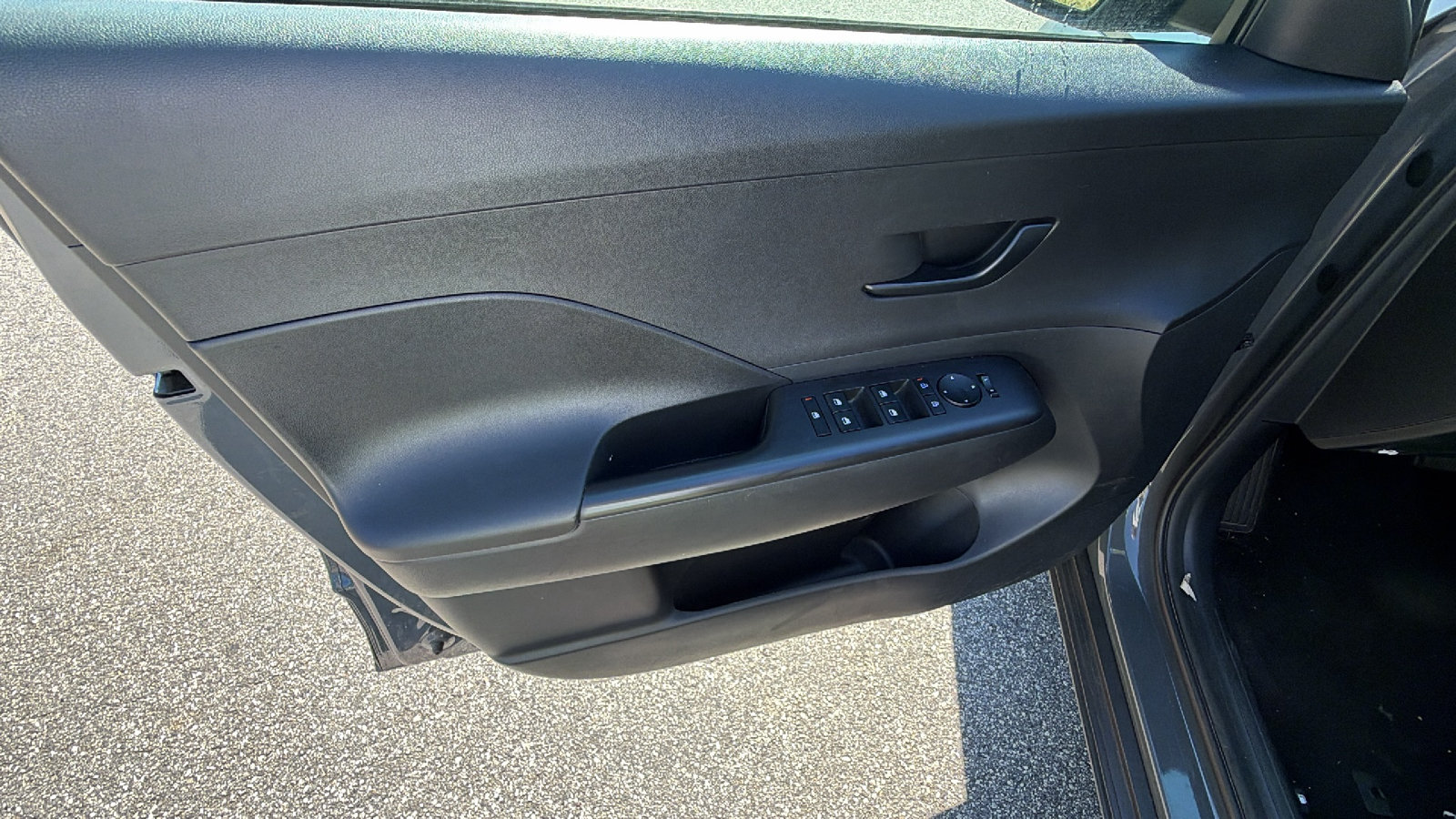 Used 2025 Hyundai Kona SEL AWD/4WD image 14