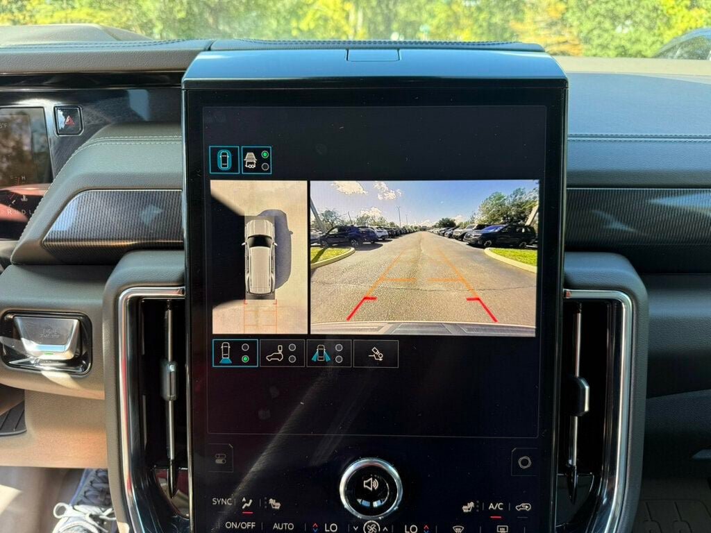Used 2025 GMC Yukon Elevation RWD image 7