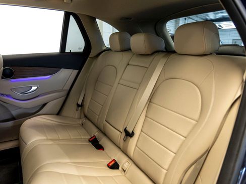 Used 2022 Mercedes-Benz GLC 300 4MATIC image 20