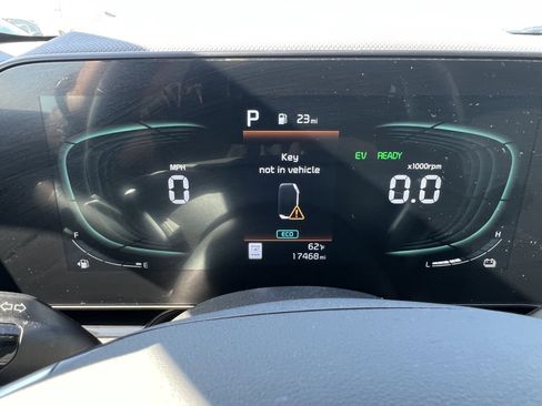 Certified 2023 Kia Niro SX Touring image 9