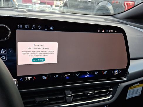 Certified 2024 Chevrolet Equinox EV RS image 17