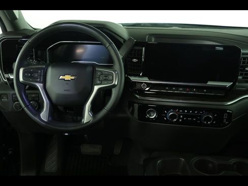 Used 2023 Chevrolet Silverado 1500 LT image 17