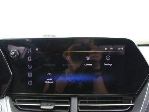 Used 2025 Chevrolet Trax LT image 47