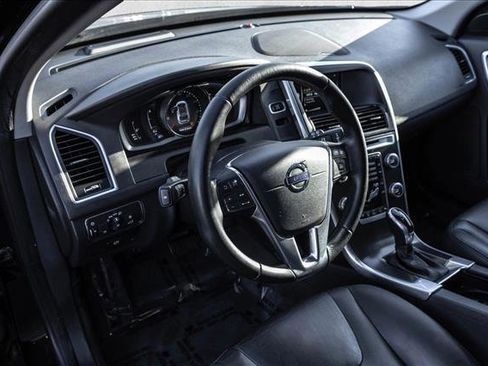 Used 2016 Volvo XC60 T6 Platinum image 10