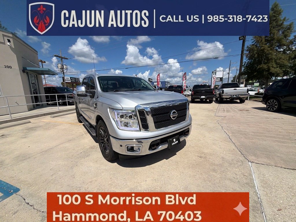 Used 2017 Nissan Titan SL w/ SL Towing Convenience Package RWD image 6
