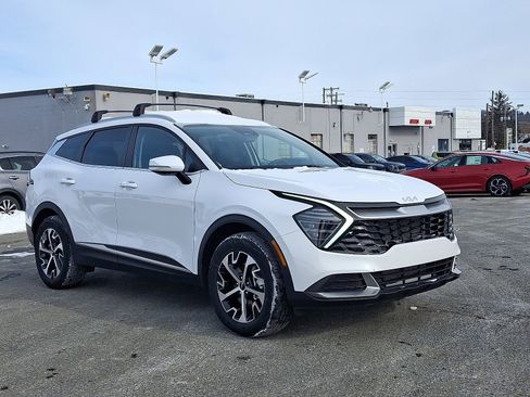 Used 2025 Kia Sportage EX image 3