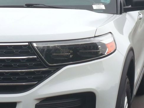 Used 2023 Ford Explorer XLT AWD/4WD image 17