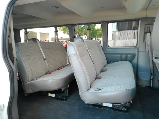 Used 2025 Chevrolet Express 3500 LT w/ LT Preferred Equipment Group RWD image 6