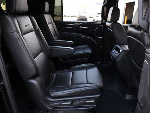 Used 2021 Cadillac Escalade ESV Luxury image 31