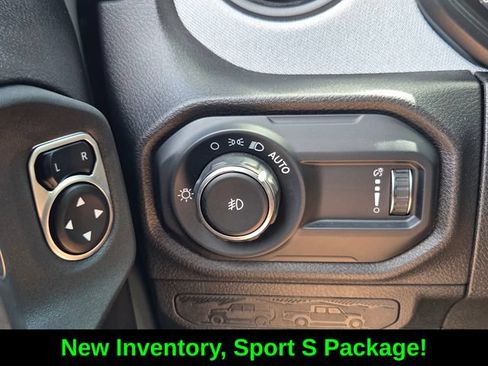 Certified 2025 Jeep Wrangler Sport AWD/4WD image 21