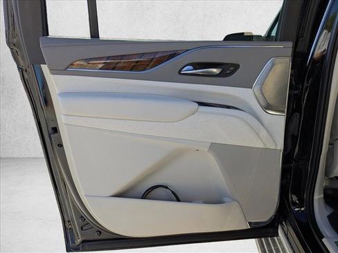 Used 2021 Cadillac Escalade ESV Sport Platinum image 16