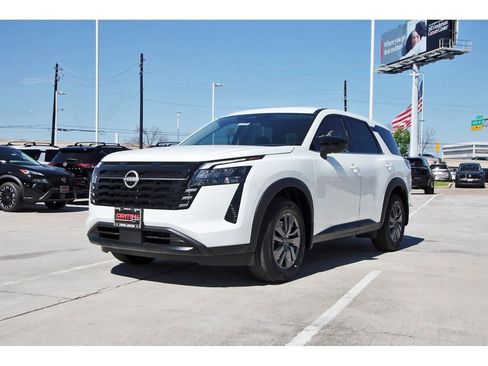 New 2026 Nissan Pathfinder S image 2