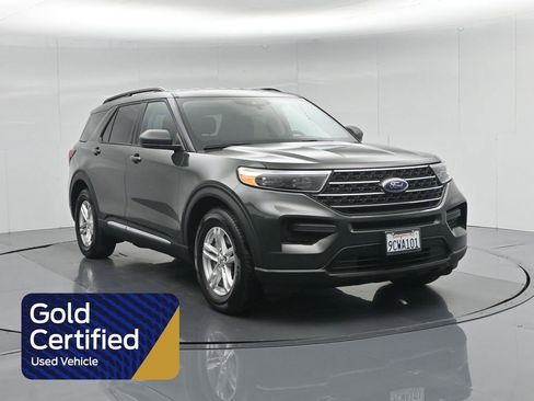 Certified 2022 Ford Explorer XLT image 1