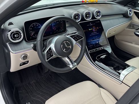 Used 2025 Mercedes-Benz C 300 4MATIC Sedan image 9