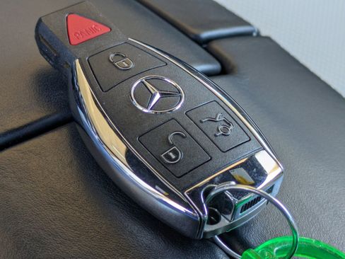 Used 2017 Mercedes-Benz E 550 Cabriolet image 29