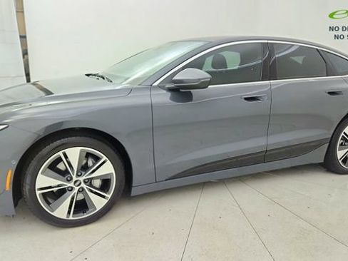 Used 2025 Audi A6 e-tron Premium Plus w/ Premium Plus RWD image 3