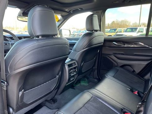 Certified 2023 Jeep Grand Cherokee Altitude image 29