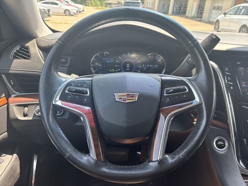Used 2016 Cadillac Escalade ESV Luxury AWD/4WD image 25