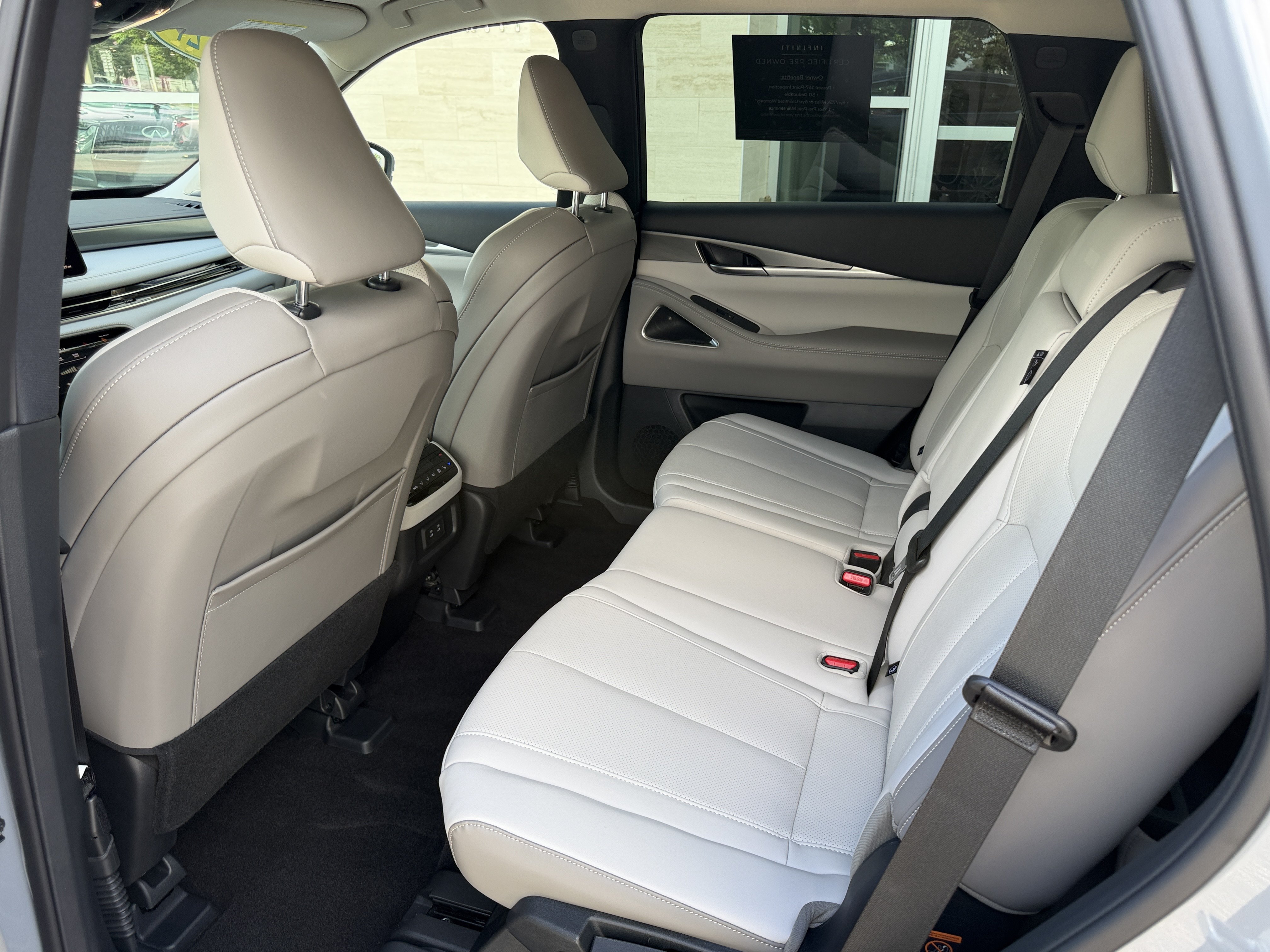 Certified 2027 INFINITI QX60 Luxe w/ Cargo Package FWD image 18