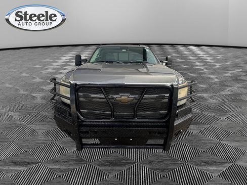 Used 2009 Chevrolet Silverado 3500 LTZ w/ Suspension Package, Off-Road AWD/4WD image 8