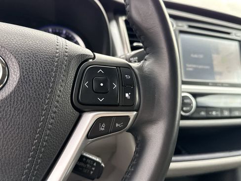 Used 2019 Toyota Highlander Limited image 24
