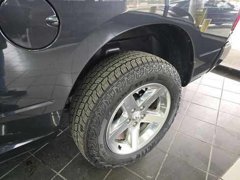 Used 2017 RAM 1500 Express w/ Express Value Package image 24