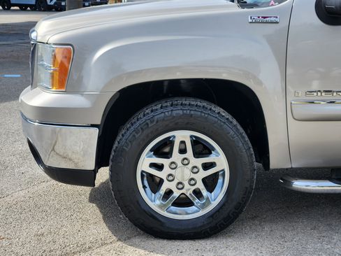 Used 2008 GMC Sierra 1500 SLT w/ All-Terrain Package image 8