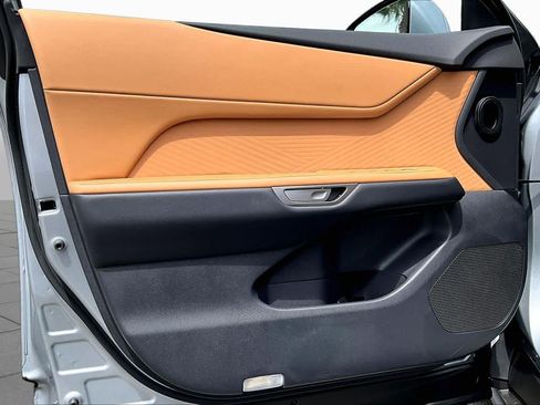 New 2026 Lexus ES 350e FWD image 16