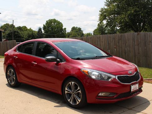 Used 2016 Kia Forte EX w/ EX Premium Package FWD image 2