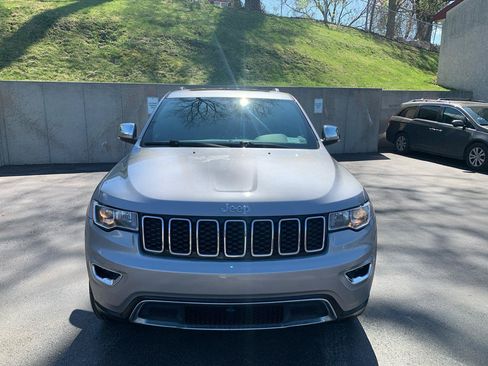 Used 2019 Jeep Grand Cherokee Limited AWD/4WD image 7