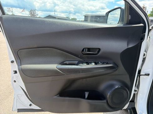 Used 2020 Nissan Kicks S FWD image 8