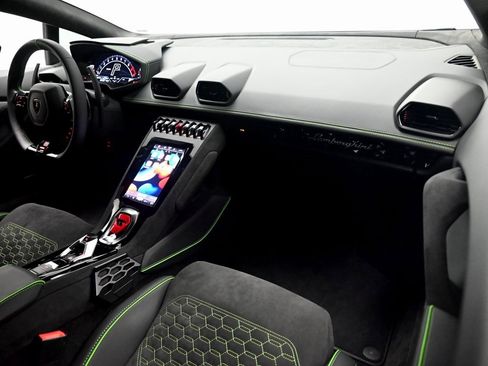 Used 2023 Lamborghini Huracan Tecnica image 10