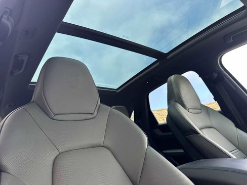 Certified 2025 Porsche Cayenne E-Hybrid image 16