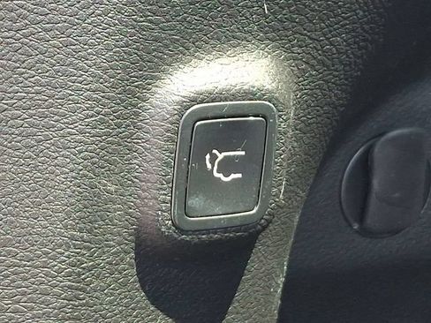Used 2019 Jeep Cherokee Limited AWD/4WD image 31