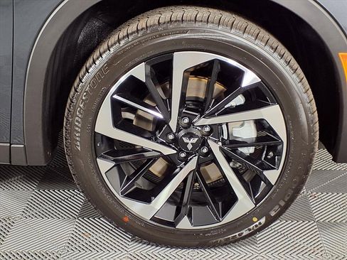 New 2025 Mitsubishi Outlander SE image 28