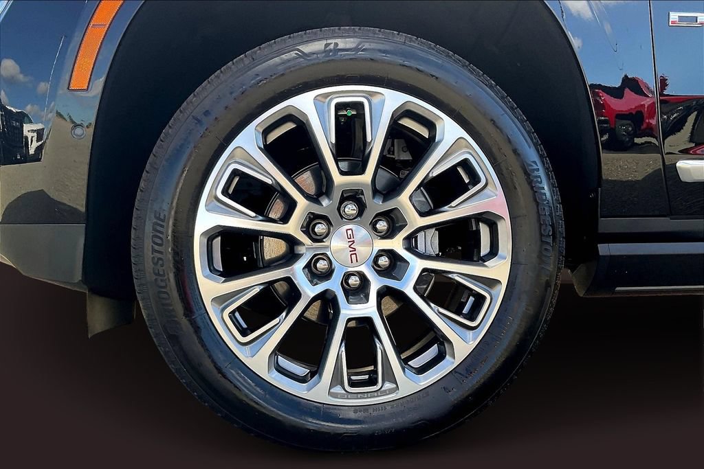 New 2025 GMC Yukon Denali w/ Denali Reserve Package RWD image 11