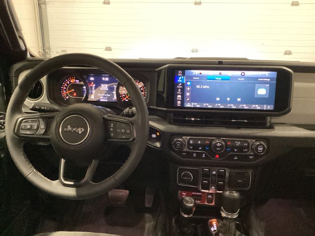 Used 2025 Jeep Wrangler Unlimited Sport AWD/4WD image 22