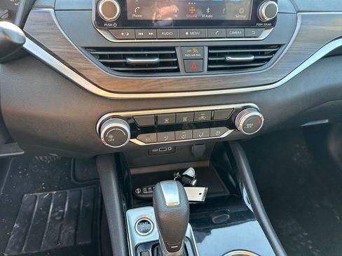 Used 2024 Nissan Altima 2.5 SV image 30