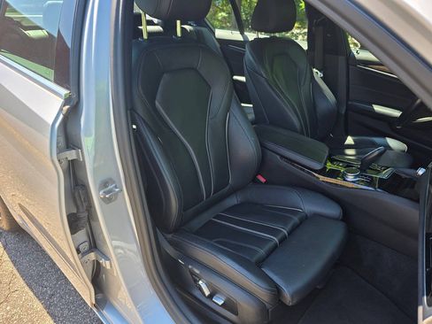 Used 2017 BMW 530i RWD image 38
