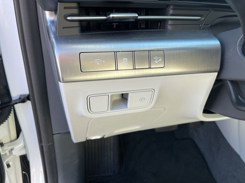 Certified 2025 Hyundai Kona SEL image 27