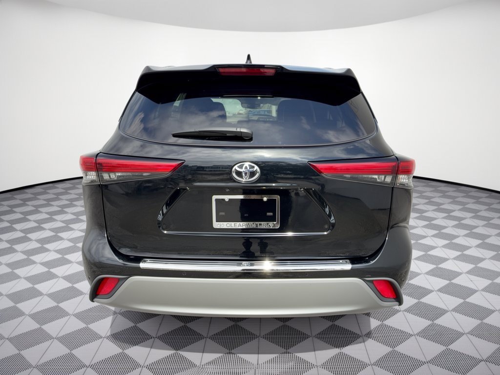 Certified 2021 Toyota Highlander Platinum FWD image 11